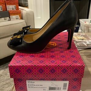 Tory Burch Chase 100MM Pumps - Size 11